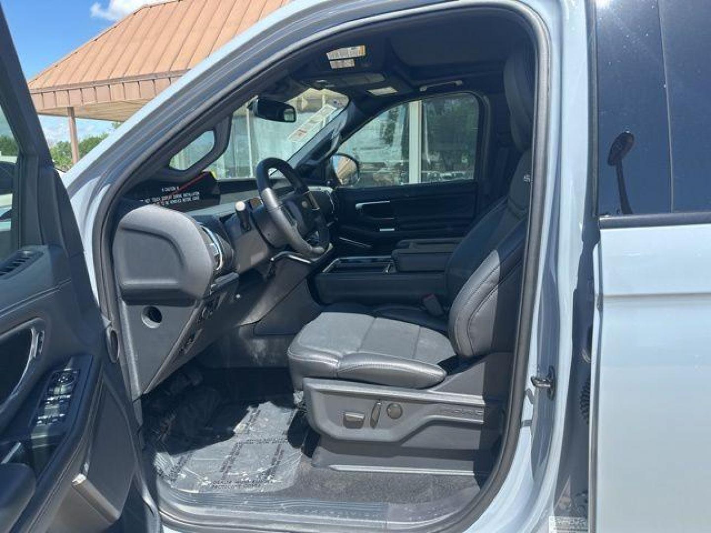 2026 Glacier Gray Metallic Tri-Coat /Black Ford Expedition Max Platinum (1FMJK1M85TE) with an EcoBoost 3.5L V6 GTDi DOHC 24V Twin Turbocharged engine, Automatic transmission, located at 1105 E Mulberry, Kaufman, TX, 75142, (972) 962-2151, 32.589550, -96.300926 - Photo#6
