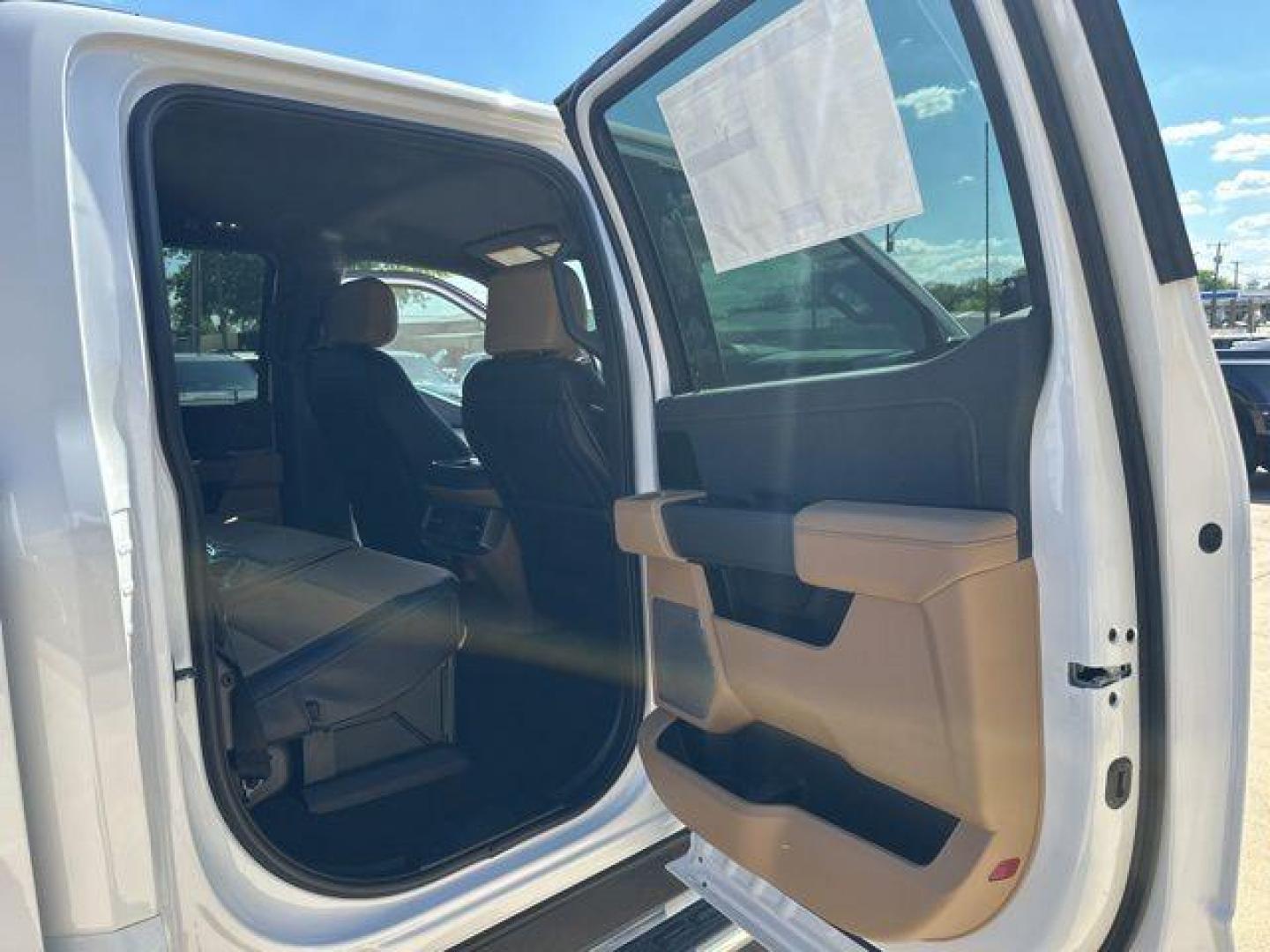 2026 Oxford White /Baja Ford F-350SD Lariat (1FT8W3BT4TE) with an Power Stroke 6.7L V8 DI 32V OHV Turbodiesel engine, Automatic transmission, located at 1105 E Mulberry, Kaufman, TX, 75142, (972) 962-2151, 32.589550, -96.300926 - $3,554 off MSRP!<br><br>4WD.<br>Oxford White 2026 Ford F-350SD 4D Crew Cab Lariat 4WD 10-Speed Automatic Power Stroke 6.7L V8 DI 32V OHV Turbodiesel - Photo#12