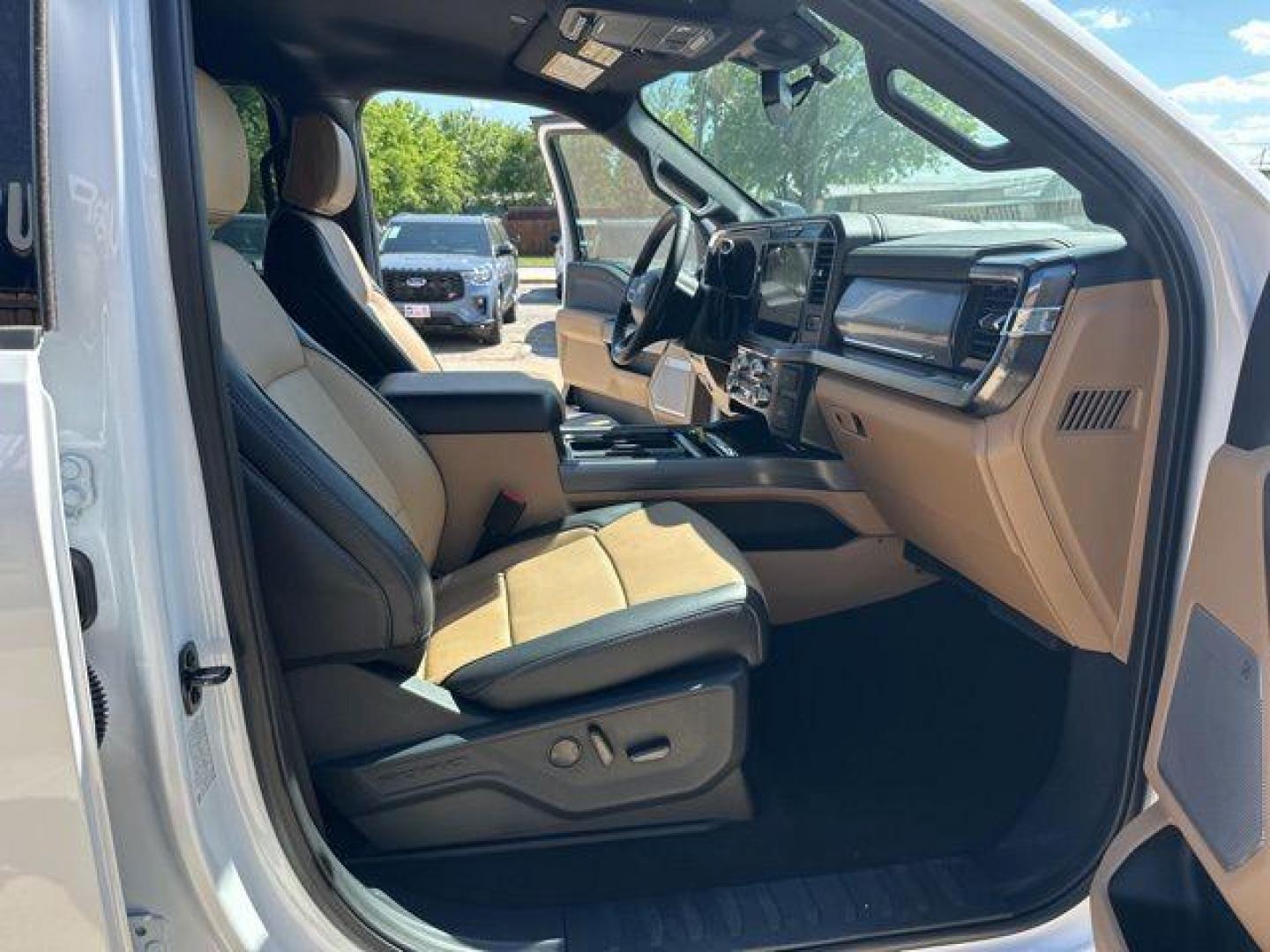 2026 Oxford White /Baja Ford F-350SD Lariat (1FT8W3BT4TE) with an Power Stroke 6.7L V8 DI 32V OHV Turbodiesel engine, Automatic transmission, located at 1105 E Mulberry, Kaufman, TX, 75142, (972) 962-2151, 32.589550, -96.300926 - $3,554 off MSRP!<br><br>4WD.<br>Oxford White 2026 Ford F-350SD 4D Crew Cab Lariat 4WD 10-Speed Automatic Power Stroke 6.7L V8 DI 32V OHV Turbodiesel - Photo#15