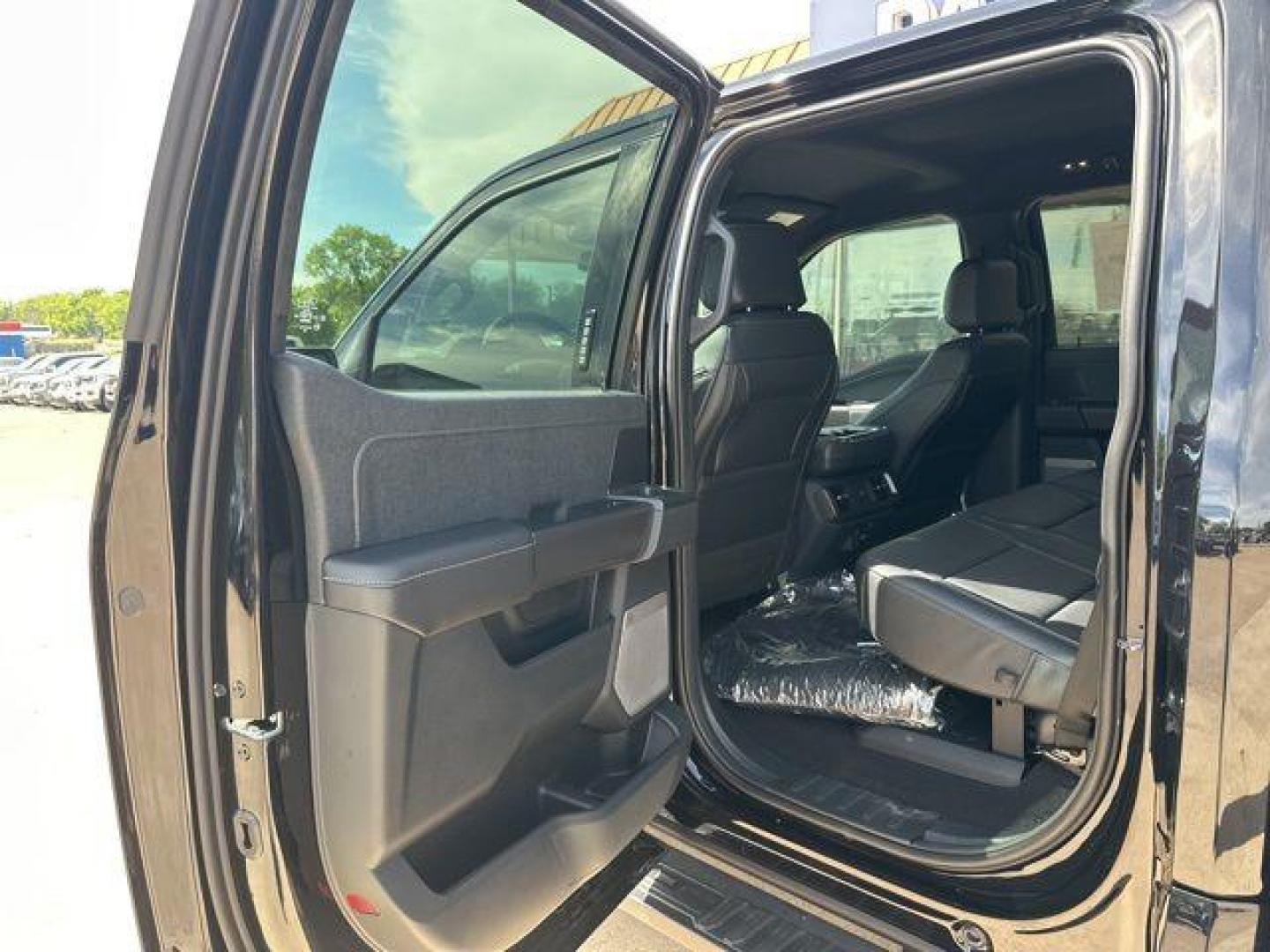 2026 Agate Black Metallic /Black Ford F-150 Lariat (1FTFW5L52TF) with an 5.0L V8 engine, Automatic transmission, located at 1105 E Mulberry, Kaufman, TX, 75142, (972) 962-2151, 32.589550, -96.300926 - 4WD.<br>Agate Black Metallic 2026 Ford F-150 4D SuperCrew Lariat 4WD 10-Speed Automatic 5.0L V8 17/22 City/Highway MPG - Photo#11