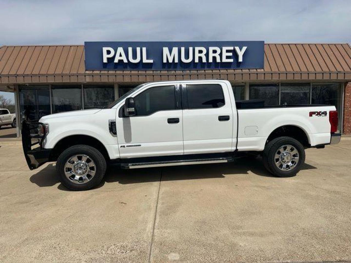 2022 Oxford White /Gray Ford F-250SD XLT (1FT7W2BT1NE) with an Power Stroke 6.7L V8 DI 32V OHV Turbodiesel engine, Automatic transmission, located at 1105 E Mulberry, Kaufman, TX, 75142, (972) 962-2151, 32.589550, -96.300926 - Oxford White 2022 Ford F-250SD 4D Crew Cab XLT 4WD 10-Speed Automatic Power Stroke 6.7L V8 DI 32V OHV Turbodiesel 4WD.<br><br><br>Recent Arrival! Odometer is 6493 miles below market average!<br><br><br>Please call Paul Murrey Ford Inc. In Kaufman Texas A Family Dealership Since 1952 Serving the Dall - Photo#0