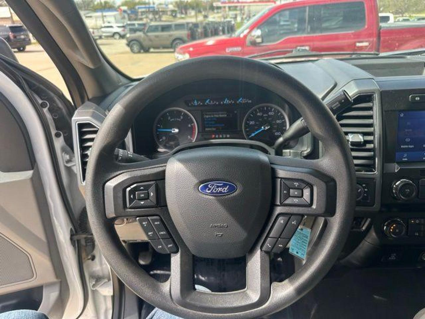 2022 Oxford White /Gray Ford F-250SD XLT (1FT7W2BT1NE) with an Power Stroke 6.7L V8 DI 32V OHV Turbodiesel engine, Automatic transmission, located at 1105 E Mulberry, Kaufman, TX, 75142, (972) 962-2151, 32.589550, -96.300926 - Oxford White 2022 Ford F-250SD 4D Crew Cab XLT 4WD 10-Speed Automatic Power Stroke 6.7L V8 DI 32V OHV Turbodiesel 4WD.<br><br><br>Recent Arrival! Odometer is 6493 miles below market average!<br><br><br>Please call Paul Murrey Ford Inc. In Kaufman Texas A Family Dealership Since 1952 Serving the Dall - Photo#9