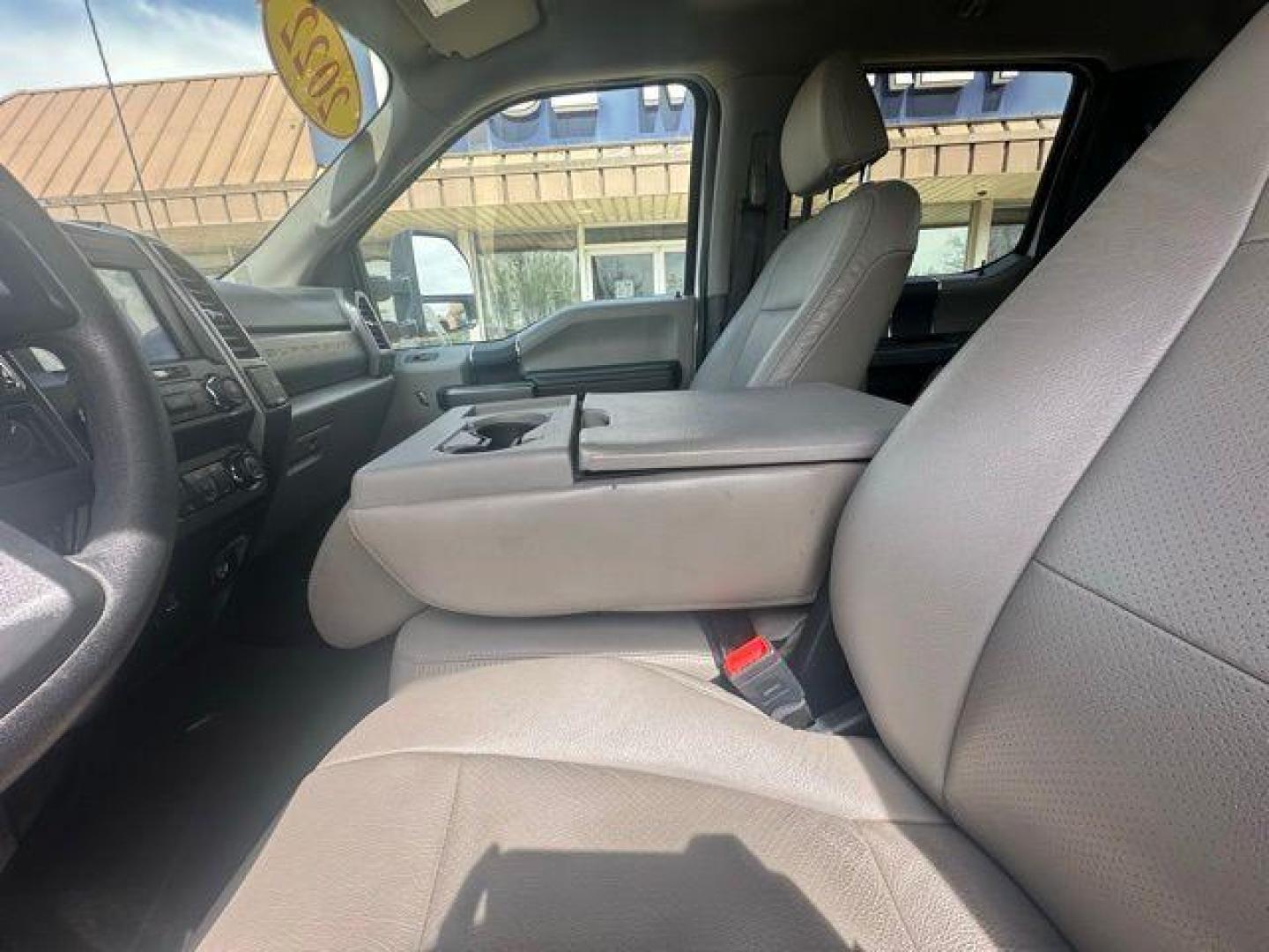 2022 Oxford White /Gray Ford F-250SD XLT (1FT7W2BT1NE) with an Power Stroke 6.7L V8 DI 32V OHV Turbodiesel engine, Automatic transmission, located at 1105 E Mulberry, Kaufman, TX, 75142, (972) 962-2151, 32.589550, -96.300926 - Oxford White 2022 Ford F-250SD 4D Crew Cab XLT 4WD 10-Speed Automatic Power Stroke 6.7L V8 DI 32V OHV Turbodiesel 4WD.<br><br><br>Recent Arrival! Odometer is 6493 miles below market average!<br><br><br>Please call Paul Murrey Ford Inc. In Kaufman Texas A Family Dealership Since 1952 Serving the Dall - Photo#11