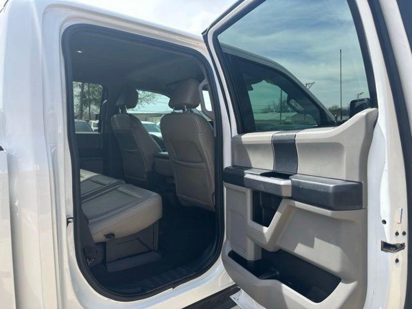 2022 Oxford White /Gray Ford F-250SD XLT (1FT7W2BT1NE) with an Power Stroke 6.7L V8 DI 32V OHV Turbodiesel engine, Automatic transmission, located at 1105 E Mulberry, Kaufman, TX, 75142, (972) 962-2151, 32.589550, -96.300926 - Oxford White 2022 Ford F-250SD 4D Crew Cab XLT 4WD 10-Speed Automatic Power Stroke 6.7L V8 DI 32V OHV Turbodiesel 4WD.<br><br><br>Recent Arrival! Odometer is 6493 miles below market average!<br><br><br>Please call Paul Murrey Ford Inc. In Kaufman Texas A Family Dealership Since 1952 Serving the Dall - Photo#14
