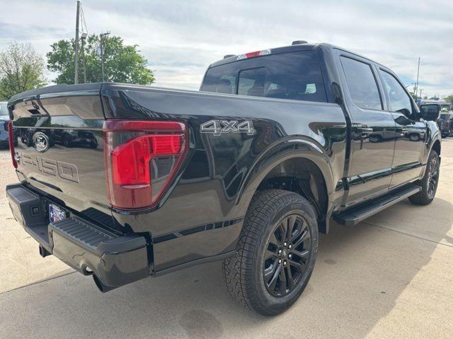 2026 Agate Black Metallic /Black Ford F-150 XLT (1FTFW3L56TF) with an 5.0L V8 engine, Automatic transmission, located at 1105 E Mulberry, Kaufman, TX, 75142, (972) 962-2151, 32.589550, -96.300926 - $1,000 off MSRP!<br><br>4WD.<br>Agate Black Metallic 2026 Ford F-150 4D SuperCrew XLT 4WD 10-Speed Automatic 5.0L V8 17/22 City/Highway MPG Price includes: $1000 - Employee Pricing Retail Customer Cash. Exp. 07/06/2026 - Photo#4