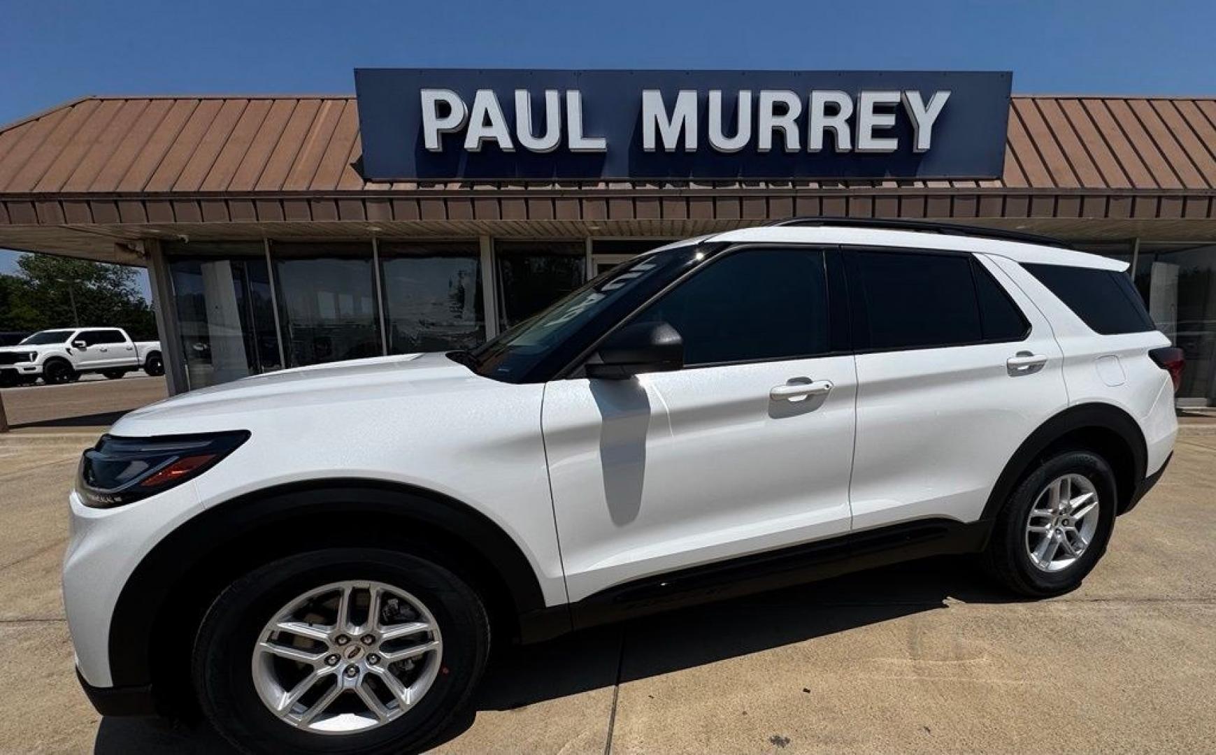 2026 White Metallic /Dark Space Gray Ford Explorer Active (1FMUK7DH0TG) with an 2.3L EcoBoost I-4 engine, Automatic transmission, located at 1105 E Mulberry, Kaufman, TX, 75142, (972) 962-2151, 32.589550, -96.300926 - $4,500 off MSRP!<br><br><br>Star White Metallic Tri-Coat 2026 Ford Explorer 4D Sport Utility Active RWD 10-Speed Automatic 2.3L EcoBoost I-4 20/29 City/Highway MPG<br><br>20/29 City/Highway MPG Price includes: $1000 - SSE Down Payment Assistance. Exp. 08/31/2026 $3000 - Retail Customer Cash. Exp. 09- Photo#1