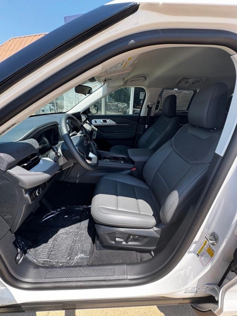 2026 White Metallic /Dark Space Gray Ford Explorer Active (1FMUK7DH0TG) with an 2.3L EcoBoost I-4 engine, Automatic transmission, located at 1105 E Mulberry, Kaufman, TX, 75142, (972) 962-2151, 32.589550, -96.300926 - $4,500 off MSRP!<br><br><br>Star White Metallic Tri-Coat 2026 Ford Explorer 4D Sport Utility Active RWD 10-Speed Automatic 2.3L EcoBoost I-4 20/29 City/Highway MPG<br><br>20/29 City/Highway MPG Price includes: $1000 - SSE Down Payment Assistance. Exp. 08/31/2026 $3000 - Retail Customer Cash. Exp. 09- Photo#20