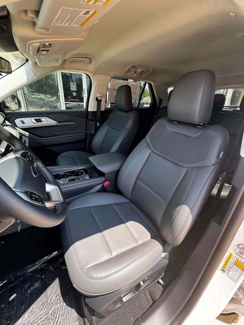2026 White Metallic /Dark Space Gray Ford Explorer Active (1FMUK7DH0TG) with an 2.3L EcoBoost I-4 engine, Automatic transmission, located at 1105 E Mulberry, Kaufman, TX, 75142, (972) 962-2151, 32.589550, -96.300926 - $4,500 off MSRP!<br><br><br>Star White Metallic Tri-Coat 2026 Ford Explorer 4D Sport Utility Active RWD 10-Speed Automatic 2.3L EcoBoost I-4 20/29 City/Highway MPG<br><br>20/29 City/Highway MPG Price includes: $1000 - SSE Down Payment Assistance. Exp. 08/31/2026 $3000 - Retail Customer Cash. Exp. 09- Photo#21