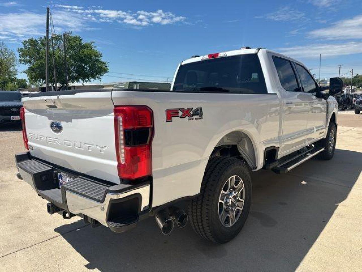 2026 Oxford White /Black Onyx Ford F-250SD Lariat (1FT8W2BT1TE) with an Power Stroke 6.7L V8 DI 32V OHV Turbodiesel engine, Automatic transmission, located at 1105 E Mulberry, Kaufman, TX, 75142, (972) 962-2151, 32.589550, -96.300926 - Photo#3