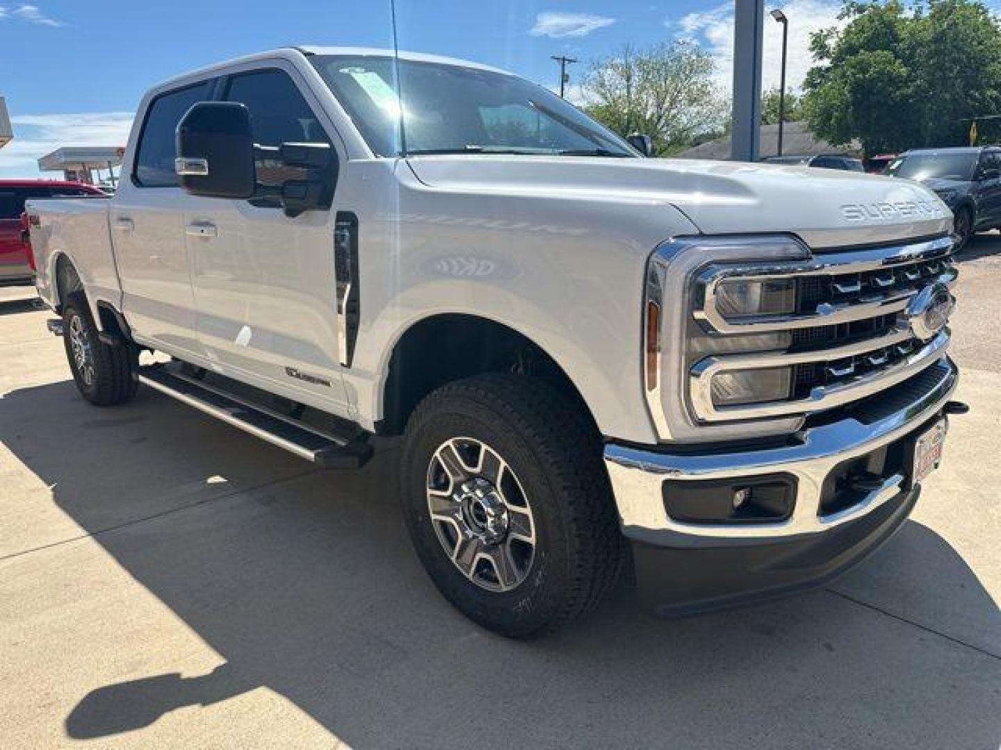 2026 Oxford White /Black Onyx Ford F-250SD Lariat (1FT8W2BT1TE) with an Power Stroke 6.7L V8 DI 32V OHV Turbodiesel engine, Automatic transmission, located at 1105 E Mulberry, Kaufman, TX, 75142, (972) 962-2151, 32.589550, -96.300926 - Photo#4