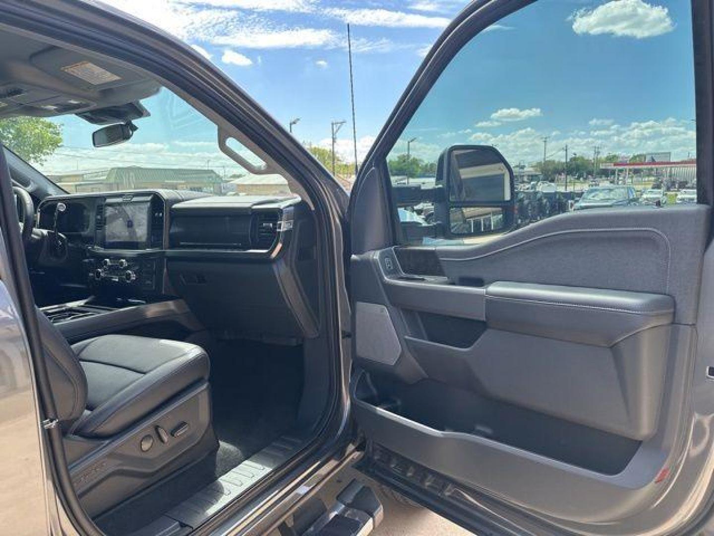 2026 Carbonized Gray Metallic /Black Onyx Ford F-250SD Lariat (1FT8W2BT3TE) with an Power Stroke 6.7L V8 DI 32V OHV Turbodiesel engine, Automatic transmission, located at 1105 E Mulberry, Kaufman, TX, 75142, (972) 962-2151, 32.589550, -96.300926 - Photo#13