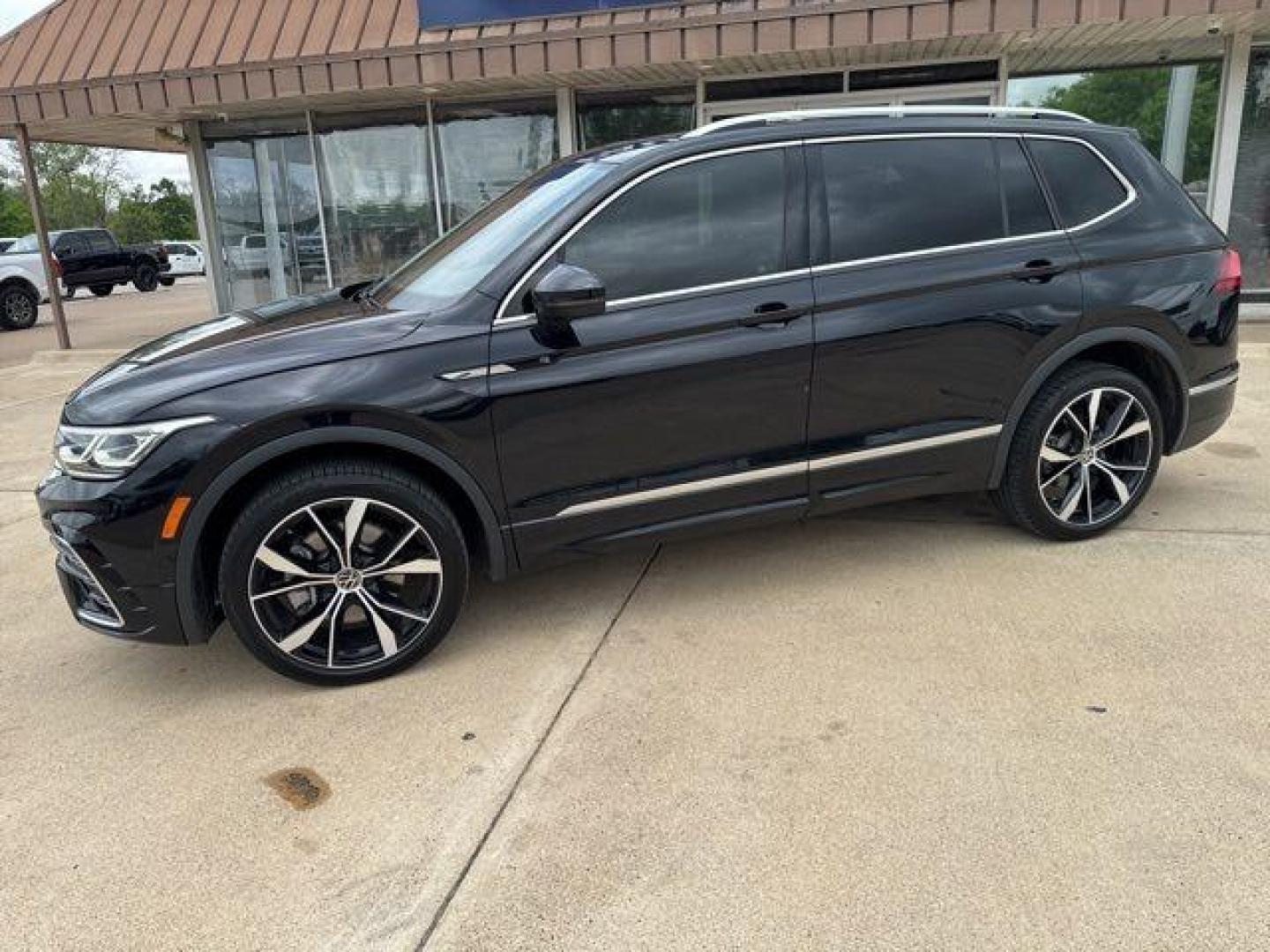 2024 Deep Black /Noisette Brown Volkswagen Tiguan 2.0T SEL R-Line (3VV4B7AX6RM) with an 2.0L TSI DOHC engine, Automatic transmission, located at 1105 E Mulberry, Kaufman, TX, 75142, (972) 962-2151, 32.589550, -96.300926 - Deep Black 2024 Volkswagen Tiguan 4D Sport Utility 2.0T SEL R-Line AWD 8-Speed Automatic with Tiptronic 2.0L TSI DOHC AWD.<br><br><br>Recent Arrival! Odometer is 1646 miles below market average! 22/29 City/Highway MPG<br><br><br>Please call Paul Murrey Ford Inc. In Kaufman Texas A Family Dealership - Photo#2