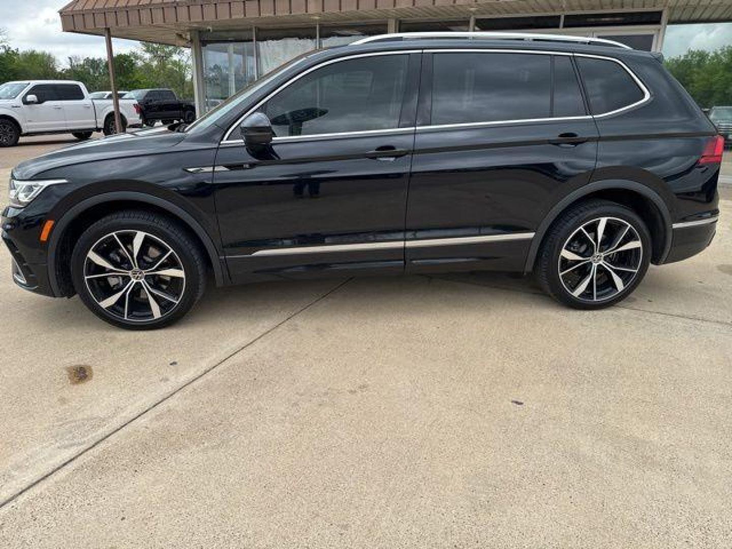 2024 Deep Black /Noisette Brown Volkswagen Tiguan 2.0T SEL R-Line (3VV4B7AX6RM) with an 2.0L TSI DOHC engine, Automatic transmission, located at 1105 E Mulberry, Kaufman, TX, 75142, (972) 962-2151, 32.589550, -96.300926 - Deep Black 2024 Volkswagen Tiguan 4D Sport Utility 2.0T SEL R-Line AWD 8-Speed Automatic with Tiptronic 2.0L TSI DOHC AWD.<br><br><br>Recent Arrival! Odometer is 1646 miles below market average! 22/29 City/Highway MPG<br><br><br>Please call Paul Murrey Ford Inc. In Kaufman Texas A Family Dealership - Photo#3