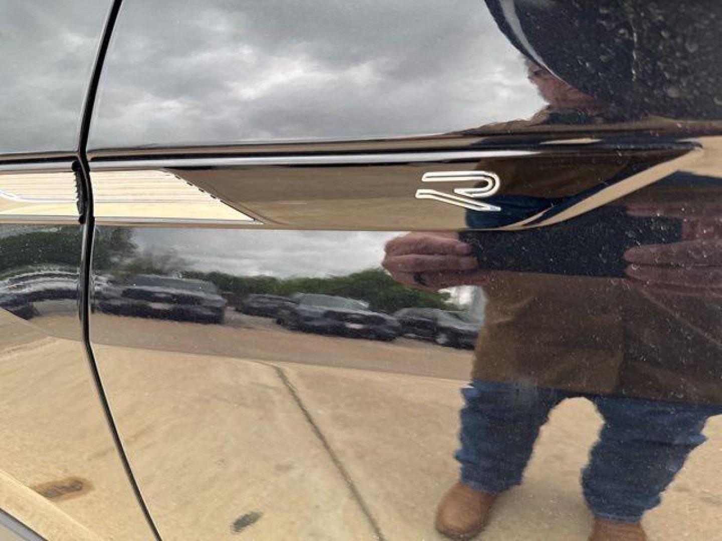 2024 Deep Black /Noisette Brown Volkswagen Tiguan 2.0T SEL R-Line (3VV4B7AX6RM) with an 2.0L TSI DOHC engine, Automatic transmission, located at 1105 E Mulberry, Kaufman, TX, 75142, (972) 962-2151, 32.589550, -96.300926 - Deep Black 2024 Volkswagen Tiguan 4D Sport Utility 2.0T SEL R-Line AWD 8-Speed Automatic with Tiptronic 2.0L TSI DOHC AWD.<br><br><br>Recent Arrival! Odometer is 1646 miles below market average! 22/29 City/Highway MPG<br><br><br>Please call Paul Murrey Ford Inc. In Kaufman Texas A Family Dealership - Photo#5