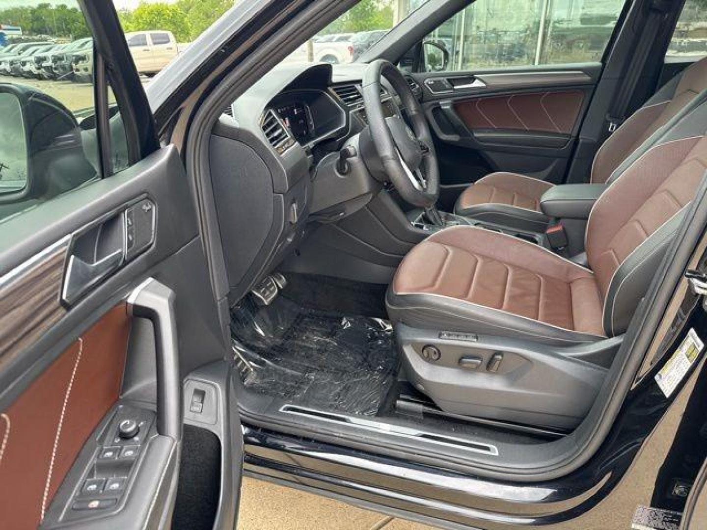 2024 Deep Black /Noisette Brown Volkswagen Tiguan 2.0T SEL R-Line (3VV4B7AX6RM) with an 2.0L TSI DOHC engine, Automatic transmission, located at 1105 E Mulberry, Kaufman, TX, 75142, (972) 962-2151, 32.589550, -96.300926 - Deep Black 2024 Volkswagen Tiguan 4D Sport Utility 2.0T SEL R-Line AWD 8-Speed Automatic with Tiptronic 2.0L TSI DOHC AWD.<br><br><br>Recent Arrival! Odometer is 1646 miles below market average! 22/29 City/Highway MPG<br><br><br>Please call Paul Murrey Ford Inc. In Kaufman Texas A Family Dealership - Photo#6