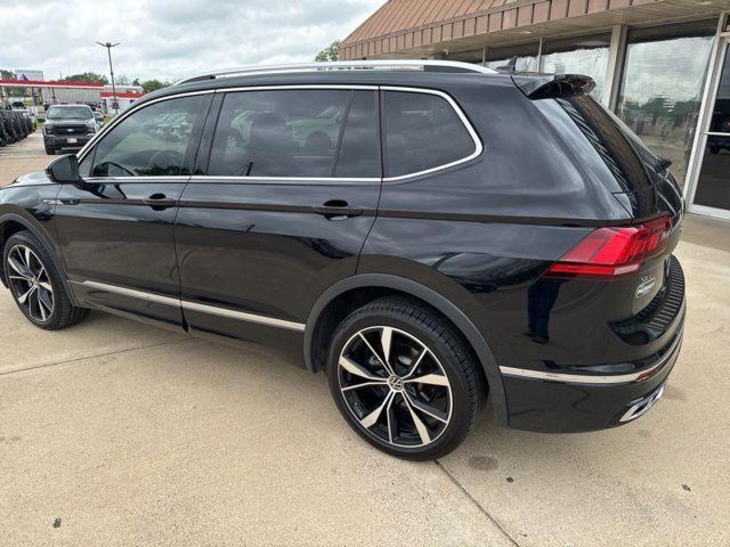 2024 Deep Black /Noisette Brown Volkswagen Tiguan 2.0T SEL R-Line (3VV4B7AX6RM) with an 2.0L TSI DOHC engine, Automatic transmission, located at 1105 E Mulberry, Kaufman, TX, 75142, (972) 962-2151, 32.589550, -96.300926 - Deep Black 2024 Volkswagen Tiguan 4D Sport Utility 2.0T SEL R-Line AWD 8-Speed Automatic with Tiptronic 2.0L TSI DOHC AWD.<br><br><br>Recent Arrival! Odometer is 1646 miles below market average! 22/29 City/Highway MPG<br><br><br>Please call Paul Murrey Ford Inc. In Kaufman Texas A Family Dealership - Photo#26