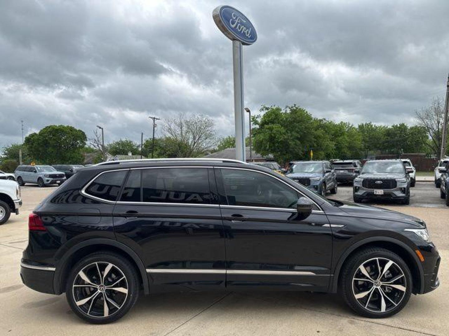 2024 Deep Black /Noisette Brown Volkswagen Tiguan 2.0T SEL R-Line (3VV4B7AX6RM) with an 2.0L TSI DOHC engine, Automatic transmission, located at 1105 E Mulberry, Kaufman, TX, 75142, (972) 962-2151, 32.589550, -96.300926 - Deep Black 2024 Volkswagen Tiguan 4D Sport Utility 2.0T SEL R-Line AWD 8-Speed Automatic with Tiptronic 2.0L TSI DOHC AWD.<br><br><br>Recent Arrival! Odometer is 1646 miles below market average! 22/29 City/Highway MPG<br><br><br>Please call Paul Murrey Ford Inc. In Kaufman Texas A Family Dealership - Photo#34