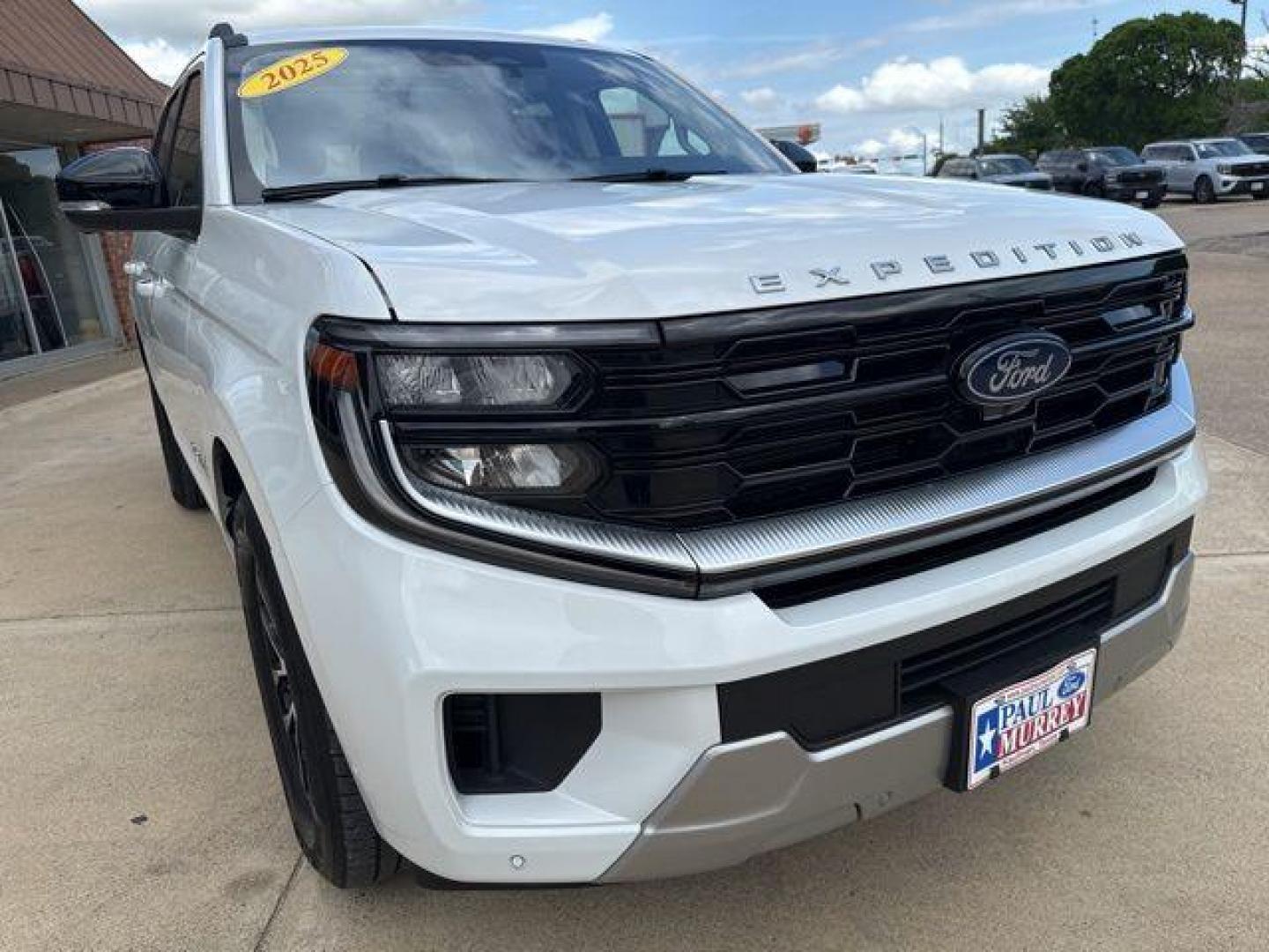 2025 Oxford White /Black Onyx Ford Expedition Platinum (1FMJU1M8XSE) with an EcoBoost 3.5L V6 GTDi DOHC 24V Twin Turbocharged engine, Automatic transmission, located at 1105 E Mulberry, Kaufman, TX, 75142, (972) 962-2151, 32.589550, -96.300926 - White / Oxford White 2025 Ford Expedition 4D Sport Utility Platinum 4WD 10-Speed Automatic EcoBoost 3.5L V6 GTDi DOHC 24V Twin Turbocharged 4WD. Priced below KBB Fair Purchase Price!<br><br><br>Please call Paul Murrey Ford Inc. In Kaufman Texas A Family Dealership Since 1952 Serving the Dallas Fort - Photo#42