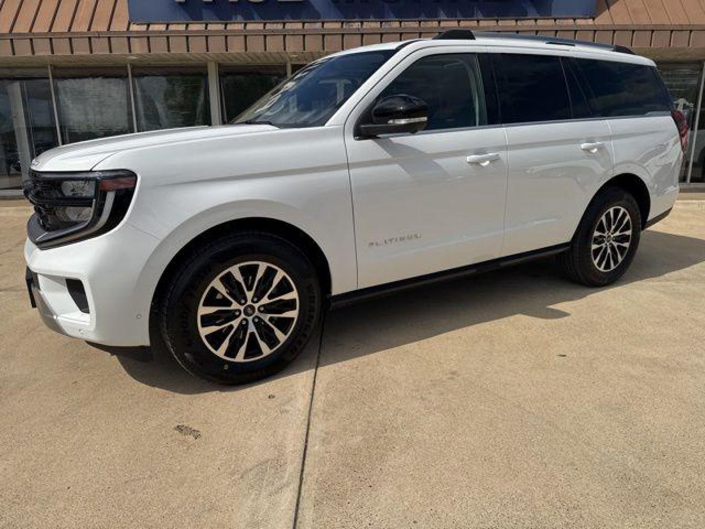 2025 Oxford White /Black Onyx Ford Expedition Platinum (1FMJU1M8XSE) with an EcoBoost 3.5L V6 GTDi DOHC 24V Twin Turbocharged engine, Automatic transmission, located at 1105 E Mulberry, Kaufman, TX, 75142, (972) 962-2151, 32.589550, -96.300926 - White / Oxford White 2025 Ford Expedition 4D Sport Utility Platinum 4WD 10-Speed Automatic EcoBoost 3.5L V6 GTDi DOHC 24V Twin Turbocharged 4WD. Priced below KBB Fair Purchase Price!<br><br><br>Please call Paul Murrey Ford Inc. In Kaufman Texas A Family Dealership Since 1952 Serving the Dallas Fort - Photo#1