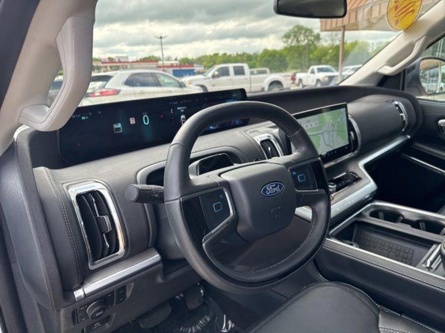 2025 Oxford White /Black Onyx Ford Expedition Platinum (1FMJU1M8XSE) with an EcoBoost 3.5L V6 GTDi DOHC 24V Twin Turbocharged engine, Automatic transmission, located at 1105 E Mulberry, Kaufman, TX, 75142, (972) 962-2151, 32.589550, -96.300926 - White / Oxford White 2025 Ford Expedition 4D Sport Utility Platinum 4WD 10-Speed Automatic EcoBoost 3.5L V6 GTDi DOHC 24V Twin Turbocharged 4WD. Priced below KBB Fair Purchase Price!<br><br><br>Please call Paul Murrey Ford Inc. In Kaufman Texas A Family Dealership Since 1952 Serving the Dallas Fort - Photo#10