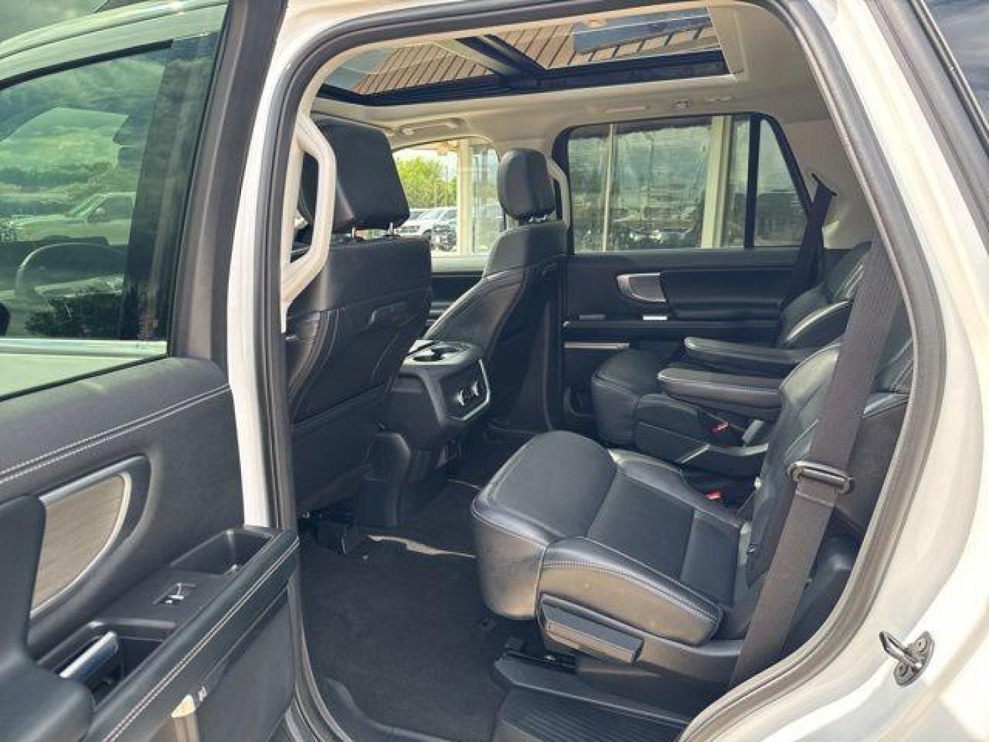 2025 Oxford White /Black Onyx Ford Expedition Platinum (1FMJU1M8XSE) with an EcoBoost 3.5L V6 GTDi DOHC 24V Twin Turbocharged engine, Automatic transmission, located at 1105 E Mulberry, Kaufman, TX, 75142, (972) 962-2151, 32.589550, -96.300926 - White / Oxford White 2025 Ford Expedition 4D Sport Utility Platinum 4WD 10-Speed Automatic EcoBoost 3.5L V6 GTDi DOHC 24V Twin Turbocharged 4WD. Priced below KBB Fair Purchase Price!<br><br><br>Please call Paul Murrey Ford Inc. In Kaufman Texas A Family Dealership Since 1952 Serving the Dallas Fort - Photo#21