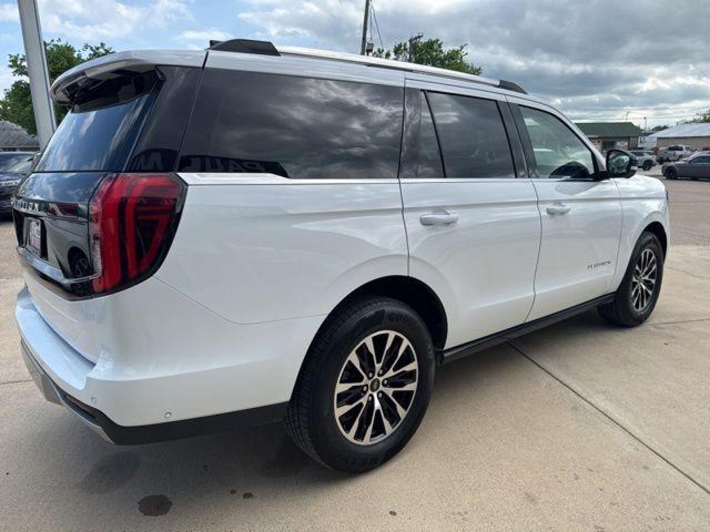 2025 Oxford White /Black Onyx Ford Expedition Platinum (1FMJU1M8XSE) with an EcoBoost 3.5L V6 GTDi DOHC 24V Twin Turbocharged engine, Automatic transmission, located at 1105 E Mulberry, Kaufman, TX, 75142, (972) 962-2151, 32.589550, -96.300926 - White / Oxford White 2025 Ford Expedition 4D Sport Utility Platinum 4WD 10-Speed Automatic EcoBoost 3.5L V6 GTDi DOHC 24V Twin Turbocharged 4WD. Priced below KBB Fair Purchase Price!<br><br><br>Please call Paul Murrey Ford Inc. In Kaufman Texas A Family Dealership Since 1952 Serving the Dallas Fort - Photo#34