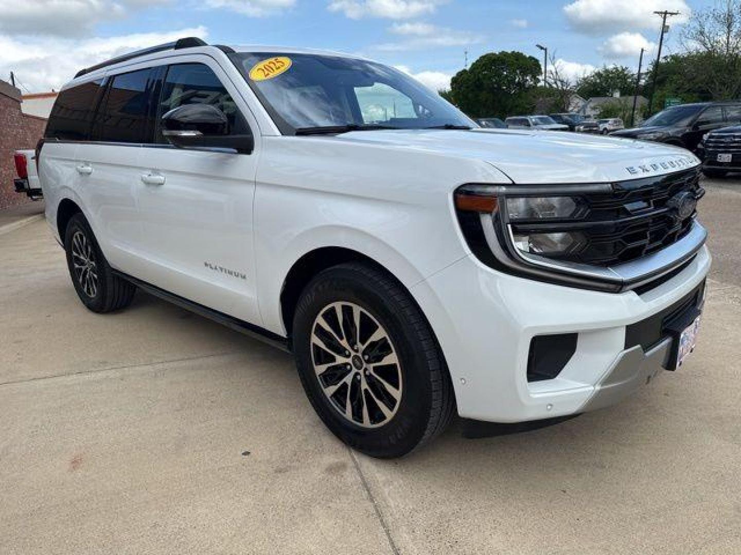 2025 Oxford White /Black Onyx Ford Expedition Platinum (1FMJU1M8XSE) with an EcoBoost 3.5L V6 GTDi DOHC 24V Twin Turbocharged engine, Automatic transmission, located at 1105 E Mulberry, Kaufman, TX, 75142, (972) 962-2151, 32.589550, -96.300926 - White / Oxford White 2025 Ford Expedition 4D Sport Utility Platinum 4WD 10-Speed Automatic EcoBoost 3.5L V6 GTDi DOHC 24V Twin Turbocharged 4WD. Priced below KBB Fair Purchase Price!<br><br><br>Please call Paul Murrey Ford Inc. In Kaufman Texas A Family Dealership Since 1952 Serving the Dallas Fort - Photo#40
