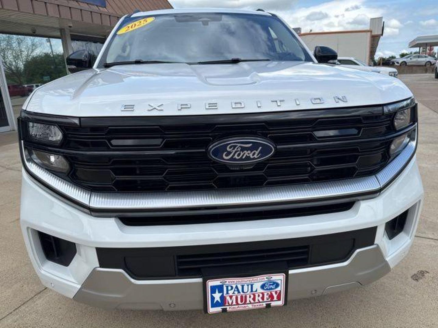 2025 Oxford White /Black Onyx Ford Expedition Platinum (1FMJU1M8XSE) with an EcoBoost 3.5L V6 GTDi DOHC 24V Twin Turbocharged engine, Automatic transmission, located at 1105 E Mulberry, Kaufman, TX, 75142, (972) 962-2151, 32.589550, -96.300926 - White / Oxford White 2025 Ford Expedition 4D Sport Utility Platinum 4WD 10-Speed Automatic EcoBoost 3.5L V6 GTDi DOHC 24V Twin Turbocharged 4WD. Priced below KBB Fair Purchase Price!<br><br><br>Please call Paul Murrey Ford Inc. In Kaufman Texas A Family Dealership Since 1952 Serving the Dallas Fort - Photo#43