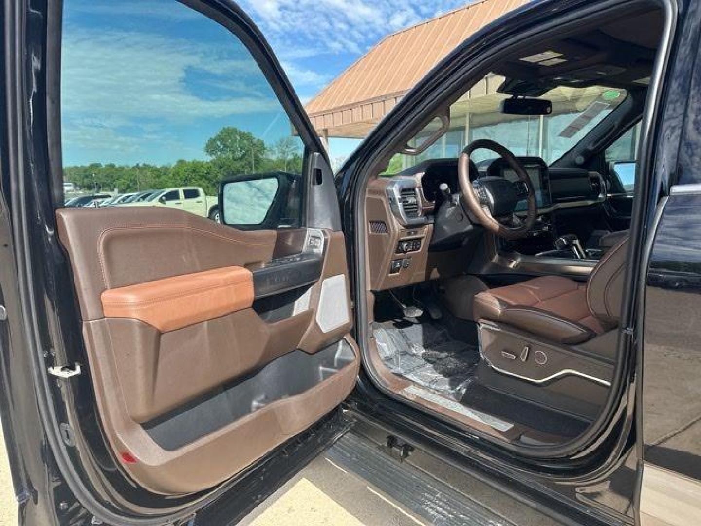 2026 Agate Black Metallic /Kr Bucket Seats Ford F-150 King Ranch (1FTFW6L89TF) with an 3.5L V6 EcoBoost engine, Automatic transmission, located at 1105 E Mulberry, Kaufman, TX, 75142, (972) 962-2151, 32.589550, -96.300926 - $1,000 off MSRP!<br><br>4WD.<br>Agate Black Metallic 2026 Ford F-150 4D SuperCrew King Ranch 4WD 10-Speed Automatic 3.5L V6 EcoBoost 18/23 City/Highway MPG Price includes: $1000 - Employee Pricing Retail Customer Cash. Exp. 07/06/2026 - Photo#7