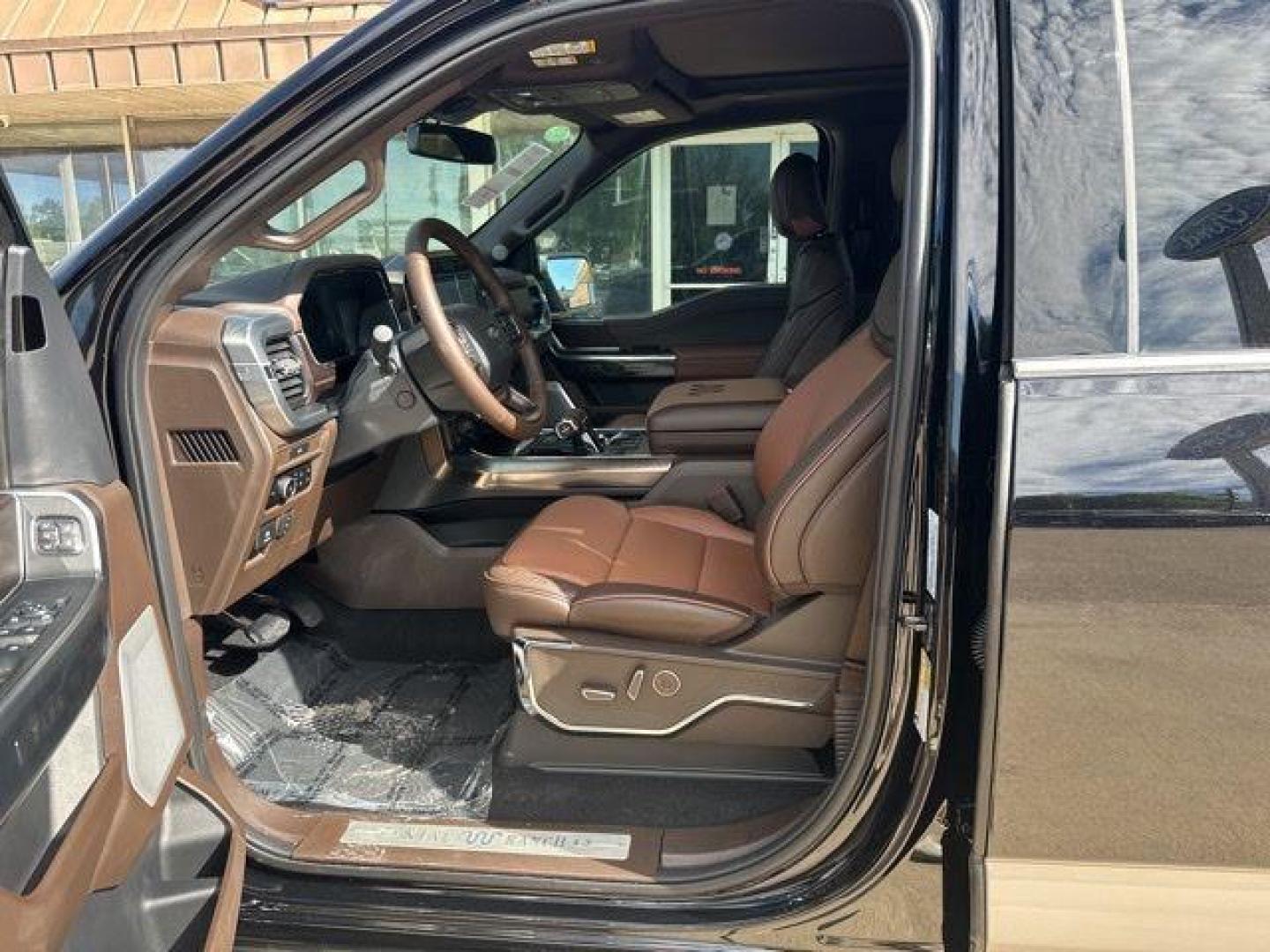 2026 Agate Black Metallic /Kr Bucket Seats Ford F-150 King Ranch (1FTFW6L89TF) with an 3.5L V6 EcoBoost engine, Automatic transmission, located at 1105 E Mulberry, Kaufman, TX, 75142, (972) 962-2151, 32.589550, -96.300926 - $1,000 off MSRP!<br><br>4WD.<br>Agate Black Metallic 2026 Ford F-150 4D SuperCrew King Ranch 4WD 10-Speed Automatic 3.5L V6 EcoBoost 18/23 City/Highway MPG Price includes: $1000 - Employee Pricing Retail Customer Cash. Exp. 07/06/2026 - Photo#8