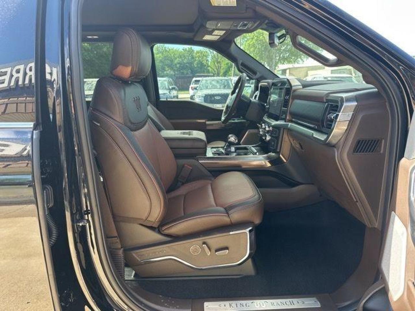 2026 Agate Black Metallic /Kr Bucket Seats Ford F-150 King Ranch (1FTFW6L89TF) with an 3.5L V6 EcoBoost engine, Automatic transmission, located at 1105 E Mulberry, Kaufman, TX, 75142, (972) 962-2151, 32.589550, -96.300926 - $1,000 off MSRP!<br><br>4WD.<br>Agate Black Metallic 2026 Ford F-150 4D SuperCrew King Ranch 4WD 10-Speed Automatic 3.5L V6 EcoBoost 18/23 City/Highway MPG Price includes: $1000 - Employee Pricing Retail Customer Cash. Exp. 07/06/2026 - Photo#19