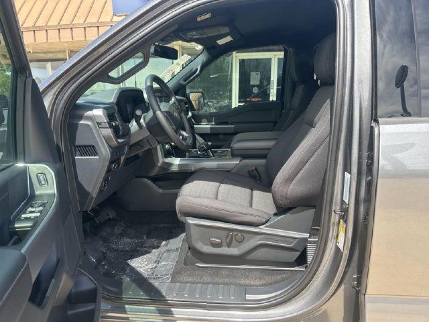 2026 Carbonized Gray Metallic /Black Ford F-150 XLT (1FTFW3L88TK) with an 3.5L V6 EcoBoost engine, Automatic transmission, located at 1105 E Mulberry, Kaufman, TX, 75142, (972) 962-2151, 32.589550, -96.300926 - Recent Arrival!<br><br>4WD.<br>Carbonized Gray Metallic 2026 Ford F-150 4D SuperCrew XLT 4WD 10-Speed Automatic 3.5L V6 EcoBoost 18/23 City/Highway MPG - Photo#6