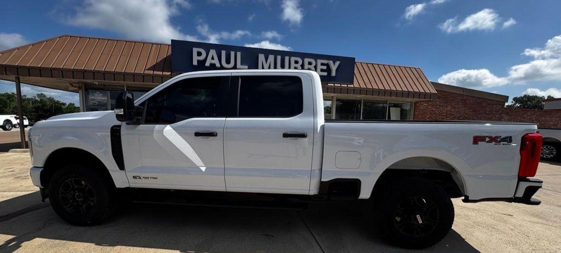 2026 Oxford White /Medium Dark Slate Ford F-250SD XL (1FT7W2BTXTE) with an Power Stroke 6.7L V8 DI 32V OHV Turbodiesel engine, Automatic transmission, located at 1105 E Mulberry, Kaufman, TX, 75142, (972) 962-2151, 32.589550, -96.300926 - $4,154 off MSRP!<br><br>4WD.<br>Oxford White 2026 Ford F-250SD 4D Crew Cab XL 4WD 10-Speed Automatic Power Stroke 6.7L V8 DI 32V OHV Turbodiesel Price includes: $1000 - Employee Pricing Retail Customer Cash. Exp. 07/06/2026 - Photo#0