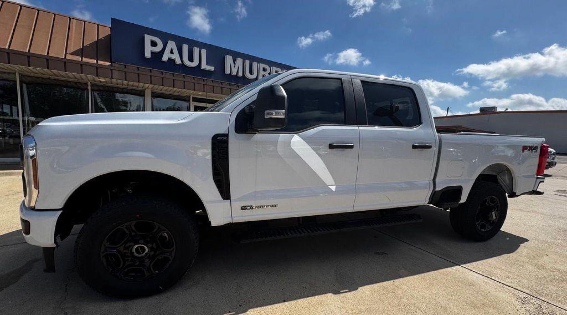 2026 Oxford White /Medium Dark Slate Ford F-250SD XL (1FT7W2BTXTE) with an Power Stroke 6.7L V8 DI 32V OHV Turbodiesel engine, Automatic transmission, located at 1105 E Mulberry, Kaufman, TX, 75142, (972) 962-2151, 32.589550, -96.300926 - $4,154 off MSRP!<br><br>4WD.<br>Oxford White 2026 Ford F-250SD 4D Crew Cab XL 4WD 10-Speed Automatic Power Stroke 6.7L V8 DI 32V OHV Turbodiesel Price includes: $1000 - Employee Pricing Retail Customer Cash. Exp. 07/06/2026 - Photo#2