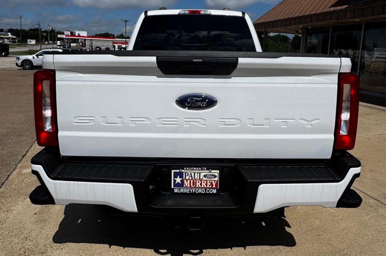 2026 Oxford White /Medium Dark Slate Ford F-250SD XL (1FT7W2BTXTE) with an Power Stroke 6.7L V8 DI 32V OHV Turbodiesel engine, Automatic transmission, located at 1105 E Mulberry, Kaufman, TX, 75142, (972) 962-2151, 32.589550, -96.300926 - $4,154 off MSRP!<br><br>4WD.<br>Oxford White 2026 Ford F-250SD 4D Crew Cab XL 4WD 10-Speed Automatic Power Stroke 6.7L V8 DI 32V OHV Turbodiesel Price includes: $1000 - Employee Pricing Retail Customer Cash. Exp. 07/06/2026 - Photo#4