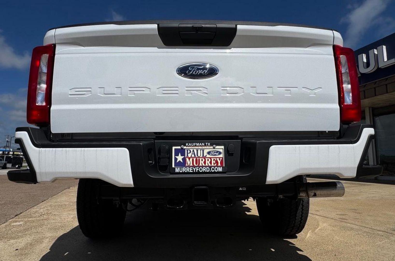 2026 Oxford White /Medium Dark Slate Ford F-250SD XL (1FT7W2BTXTE) with an Power Stroke 6.7L V8 DI 32V OHV Turbodiesel engine, Automatic transmission, located at 1105 E Mulberry, Kaufman, TX, 75142, (972) 962-2151, 32.589550, -96.300926 - $4,154 off MSRP!<br><br>4WD.<br>Oxford White 2026 Ford F-250SD 4D Crew Cab XL 4WD 10-Speed Automatic Power Stroke 6.7L V8 DI 32V OHV Turbodiesel Price includes: $1000 - Employee Pricing Retail Customer Cash. Exp. 07/06/2026 - Photo#5