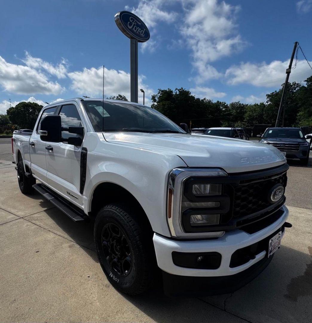 2026 Oxford White /Medium Dark Slate Ford F-250SD XL (1FT7W2BTXTE) with an Power Stroke 6.7L V8 DI 32V OHV Turbodiesel engine, Automatic transmission, located at 1105 E Mulberry, Kaufman, TX, 75142, (972) 962-2151, 32.589550, -96.300926 - $4,154 off MSRP!<br><br>4WD.<br>Oxford White 2026 Ford F-250SD 4D Crew Cab XL 4WD 10-Speed Automatic Power Stroke 6.7L V8 DI 32V OHV Turbodiesel Price includes: $1000 - Employee Pricing Retail Customer Cash. Exp. 07/06/2026 - Photo#7