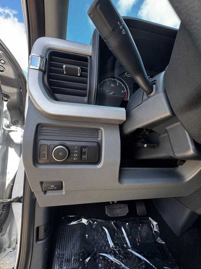 2026 Oxford White /Medium Dark Slate Ford F-250SD XL (1FT7W2BTXTE) with an Power Stroke 6.7L V8 DI 32V OHV Turbodiesel engine, Automatic transmission, located at 1105 E Mulberry, Kaufman, TX, 75142, (972) 962-2151, 32.589550, -96.300926 - $4,154 off MSRP!<br><br>4WD.<br>Oxford White 2026 Ford F-250SD 4D Crew Cab XL 4WD 10-Speed Automatic Power Stroke 6.7L V8 DI 32V OHV Turbodiesel Price includes: $1000 - Employee Pricing Retail Customer Cash. Exp. 07/06/2026 - Photo#13