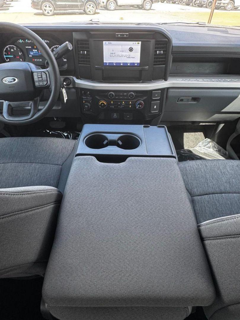 2026 Oxford White /Medium Dark Slate Ford F-250SD XL (1FT7W2BTXTE) with an Power Stroke 6.7L V8 DI 32V OHV Turbodiesel engine, Automatic transmission, located at 1105 E Mulberry, Kaufman, TX, 75142, (972) 962-2151, 32.589550, -96.300926 - $4,154 off MSRP!<br><br>4WD.<br>Oxford White 2026 Ford F-250SD 4D Crew Cab XL 4WD 10-Speed Automatic Power Stroke 6.7L V8 DI 32V OHV Turbodiesel Price includes: $1000 - Employee Pricing Retail Customer Cash. Exp. 07/06/2026 - Photo#21