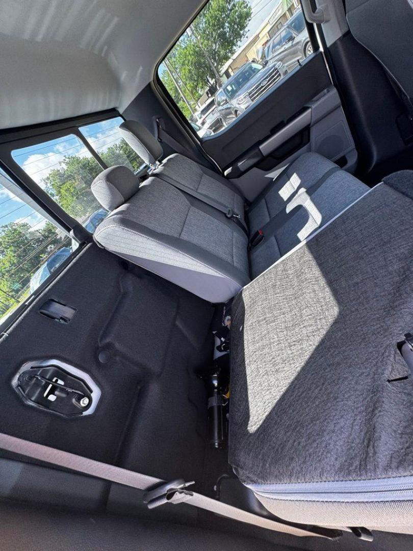 2026 Oxford White /Medium Dark Slate Ford F-250SD XL (1FT7W2BTXTE) with an Power Stroke 6.7L V8 DI 32V OHV Turbodiesel engine, Automatic transmission, located at 1105 E Mulberry, Kaufman, TX, 75142, (972) 962-2151, 32.589550, -96.300926 - $4,154 off MSRP!<br><br>4WD.<br>Oxford White 2026 Ford F-250SD 4D Crew Cab XL 4WD 10-Speed Automatic Power Stroke 6.7L V8 DI 32V OHV Turbodiesel Price includes: $1000 - Employee Pricing Retail Customer Cash. Exp. 07/06/2026 - Photo#26