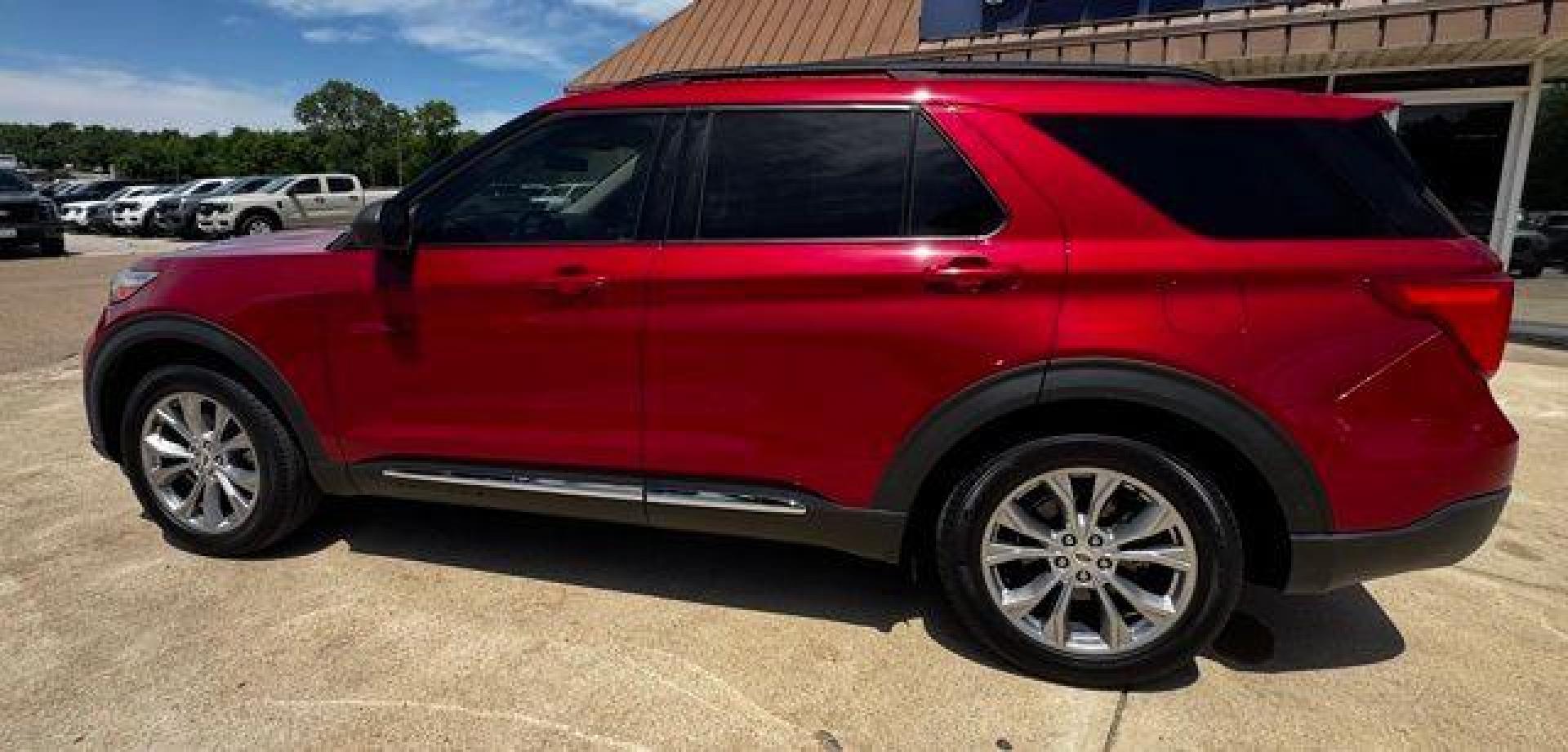 2022 Red Metallic /Sandstone Ford Explorer XLT (1FMSK7DH9NG) with an 2.3L EcoBoost I-4 engine, Automatic transmission, located at 1105 E Mulberry, Kaufman, TX, 75142, (972) 962-2151, 32.589550, -96.300926 - Red Metallic 2022 Ford Explorer 4D Sport Utility XLT RWD 10-Speed Automatic 2.3L EcoBoost I-4<br><br><br>Odometer is 5501 miles below market average! 21/28 City/Highway MPG<br><br><br>Please call Paul Murrey Ford Inc. In Kaufman Texas A Family Dealership Since 1952 Serving the Dallas Fort Worth and - Photo#2