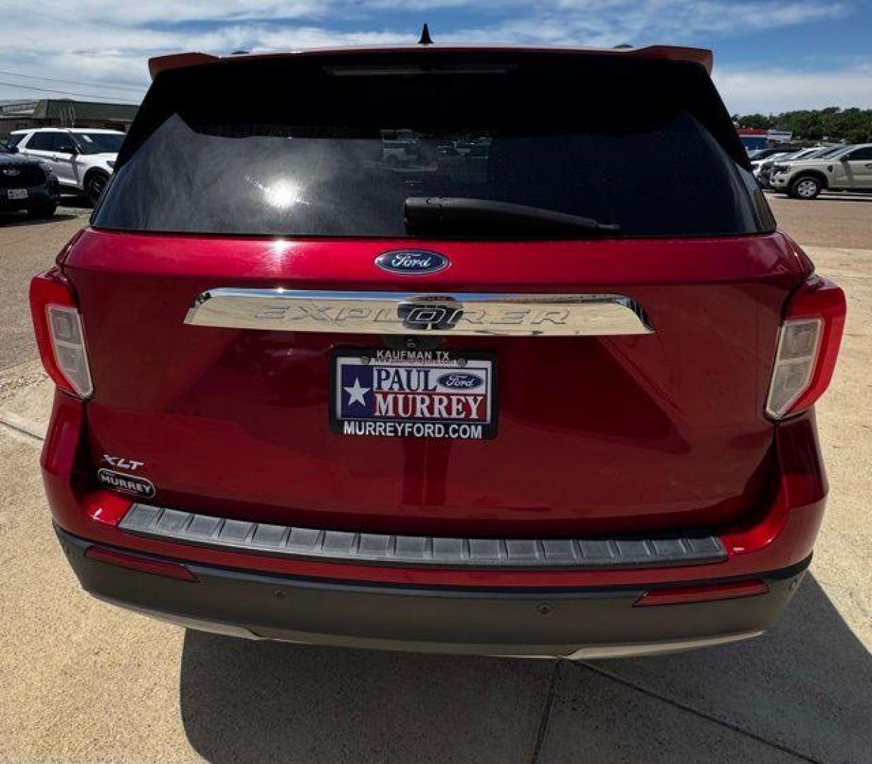 2022 Red Metallic /Sandstone Ford Explorer XLT (1FMSK7DH9NG) with an 2.3L EcoBoost I-4 engine, Automatic transmission, located at 1105 E Mulberry, Kaufman, TX, 75142, (972) 962-2151, 32.589550, -96.300926 - Red Metallic 2022 Ford Explorer 4D Sport Utility XLT RWD 10-Speed Automatic 2.3L EcoBoost I-4<br><br><br>Odometer is 5501 miles below market average! 21/28 City/Highway MPG<br><br><br>Please call Paul Murrey Ford Inc. In Kaufman Texas A Family Dealership Since 1952 Serving the Dallas Fort Worth and - Photo#4