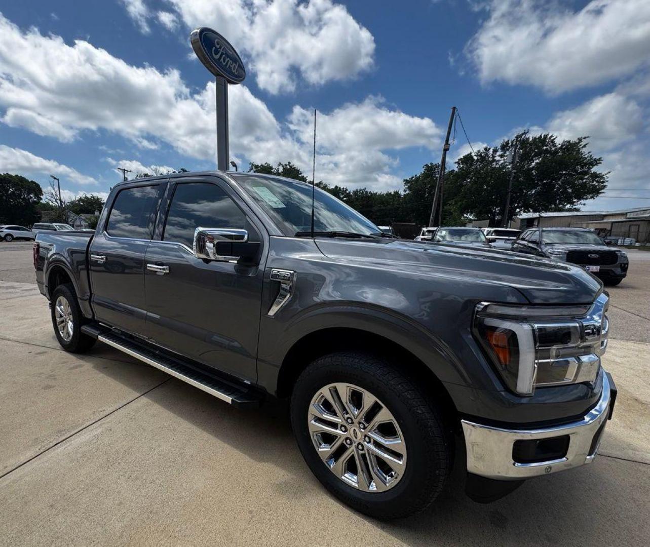 2026 Carbonized Gray Metallic /Black Ford F-150 Lariat (1FTFW5L87TF) with an 3.5L V6 EcoBoost engine, Automatic transmission, located at 1105 E Mulberry, Kaufman, TX, 75142, (972) 962-2151, 32.589550, -96.300926 - $1,500 off MSRP!<br><br>4WD.<br>Carbonized Gray Metallic 2026 Ford F-150 4D SuperCrew Lariat 4WD 10-Speed Automatic 3.5L V6 EcoBoost 17/23 City/Highway MPG Price includes: $1500 - Employee Pricing Retail Customer Cash. Exp. 07/06/2026 - Photo#4