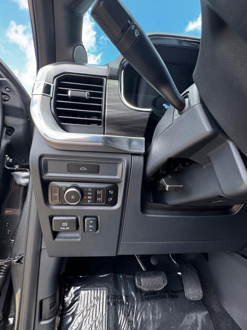 2026 Carbonized Gray Metallic /Black Ford F-150 Lariat (1FTFW5L87TF) with an 3.5L V6 EcoBoost engine, Automatic transmission, located at 1105 E Mulberry, Kaufman, TX, 75142, (972) 962-2151, 32.589550, -96.300926 - $1,500 off MSRP!<br><br>4WD.<br>Carbonized Gray Metallic 2026 Ford F-150 4D SuperCrew Lariat 4WD 10-Speed Automatic 3.5L V6 EcoBoost 17/23 City/Highway MPG Price includes: $1500 - Employee Pricing Retail Customer Cash. Exp. 07/06/2026 - Photo#11
