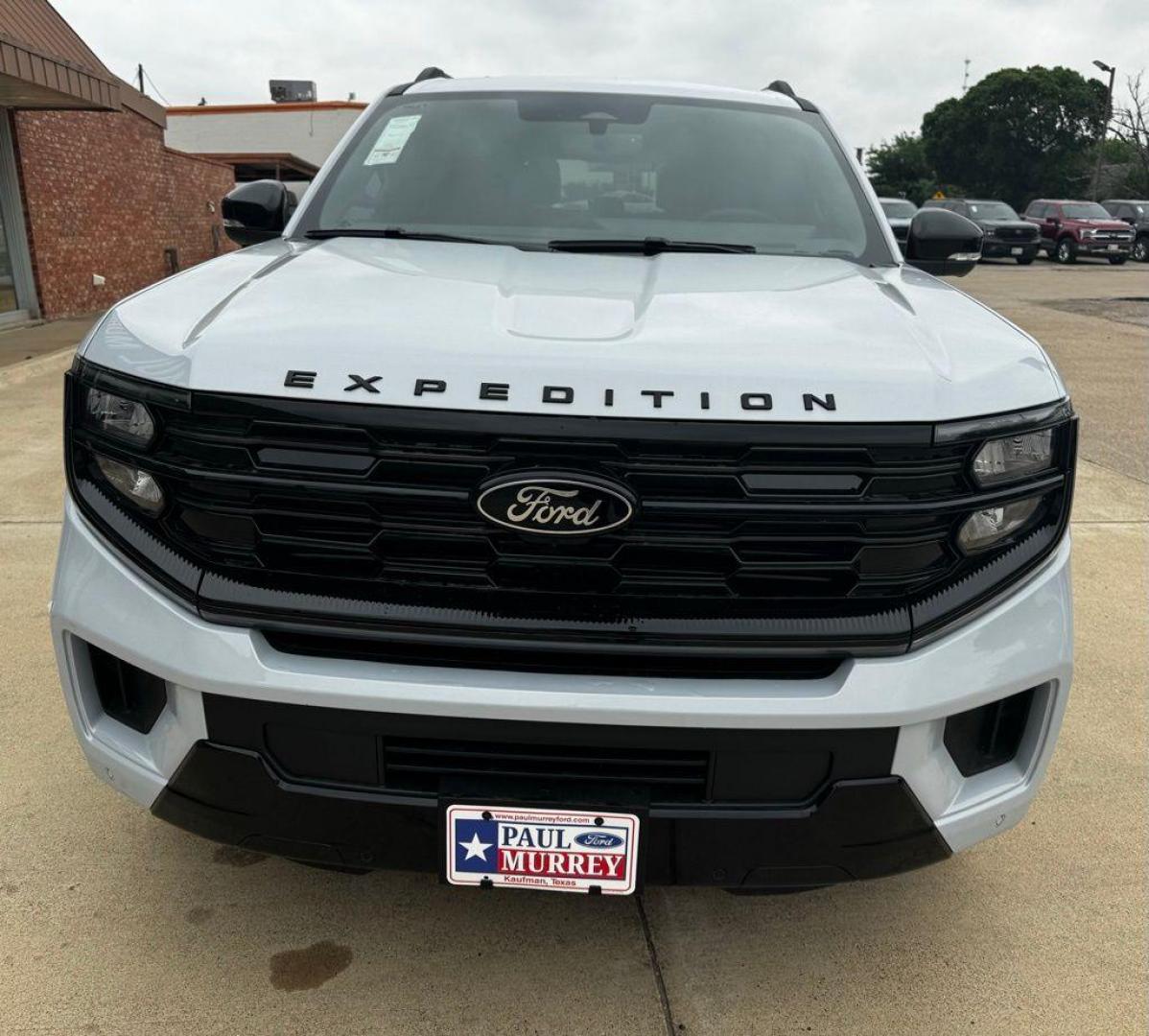 2026 Space Silver Metallic /Black Ford Expedition Platinum (1FMJU1M89TE) with an EcoBoost 3.5L V6 GTDi DOHC 24V Twin Turbocharged engine, Automatic transmission, located at 1105 E Mulberry, Kaufman, TX, 75142, (972) 962-2151, 32.589550, -96.300926 - 4WD.<br>Space Silver Metallic 2026 Ford Expedition 4D Sport Utility Platinum 4WD 10-Speed Automatic EcoBoost 3.5L V6 GTDi DOHC 24V Twin Turbocharged - Photo#2