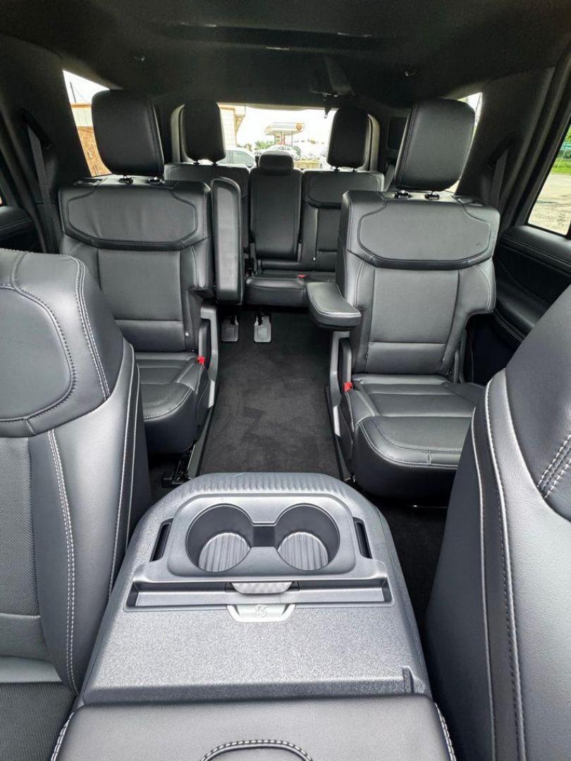 2026 Space Silver Metallic /Black Ford Expedition Platinum (1FMJU1M89TE) with an EcoBoost 3.5L V6 GTDi DOHC 24V Twin Turbocharged engine, Automatic transmission, located at 1105 E Mulberry, Kaufman, TX, 75142, (972) 962-2151, 32.589550, -96.300926 - 4WD.<br>Space Silver Metallic 2026 Ford Expedition 4D Sport Utility Platinum 4WD 10-Speed Automatic EcoBoost 3.5L V6 GTDi DOHC 24V Twin Turbocharged - Photo#16