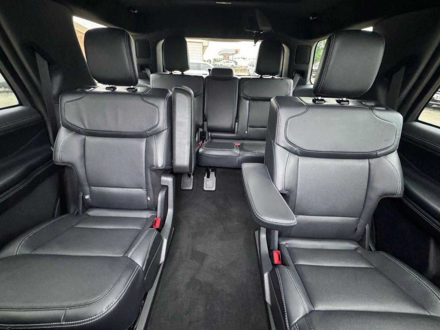 2026 Space Silver Metallic /Black Ford Expedition Platinum (1FMJU1M89TE) with an EcoBoost 3.5L V6 GTDi DOHC 24V Twin Turbocharged engine, Automatic transmission, located at 1105 E Mulberry, Kaufman, TX, 75142, (972) 962-2151, 32.589550, -96.300926 - 4WD.<br>Space Silver Metallic 2026 Ford Expedition 4D Sport Utility Platinum 4WD 10-Speed Automatic EcoBoost 3.5L V6 GTDi DOHC 24V Twin Turbocharged - Photo#17