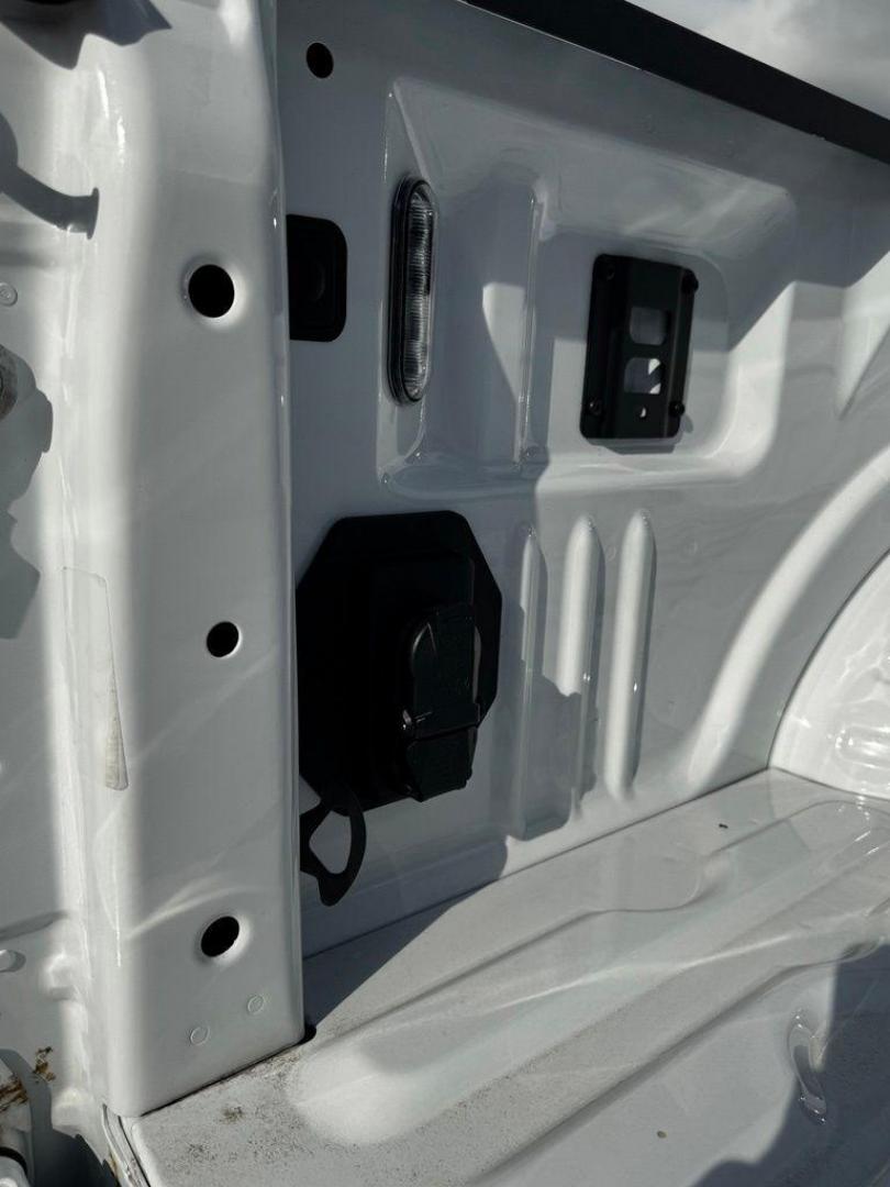 2026 Oxford White /Medium Dark Slate Ford F-350SD XLT (1FT8W3DT1TE) with an Power Stroke 6.7L V8 DI 32V OHV Turbodiesel engine, Automatic transmission, located at 1105 E Mulberry, Kaufman, TX, 75142, (972) 962-2151, 32.589550, -96.300926 - $3,252 off MSRP!<br><br>4WD.<br>White / Oxford White 2026 Ford F-350SD 4D Crew Cab XLT DRW 4WD 10-Speed Automatic Power Stroke 6.7L V8 DI 32V OHV Turbodiesel - Photo#8