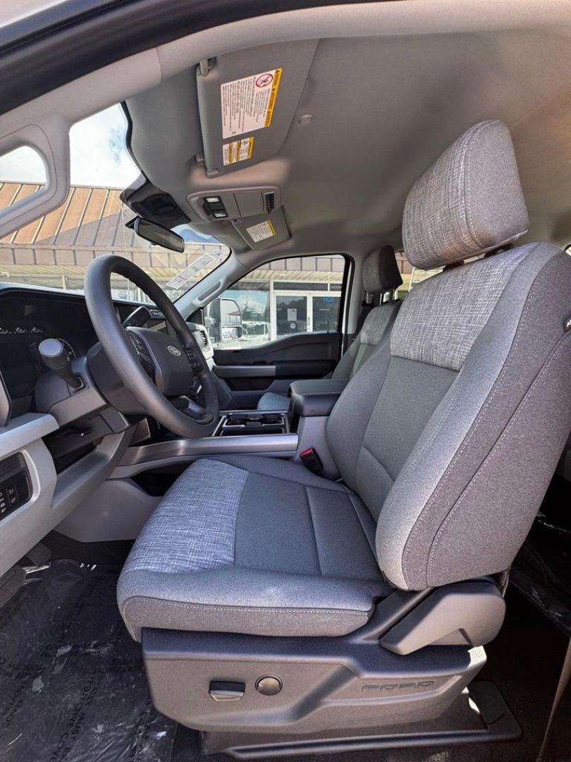 2026 Oxford White /Medium Dark Slate Ford F-350SD XLT (1FT8W3DT1TE) with an Power Stroke 6.7L V8 DI 32V OHV Turbodiesel engine, Automatic transmission, located at 1105 E Mulberry, Kaufman, TX, 75142, (972) 962-2151, 32.589550, -96.300926 - $3,252 off MSRP!<br><br>4WD.<br>White / Oxford White 2026 Ford F-350SD 4D Crew Cab XLT DRW 4WD 10-Speed Automatic Power Stroke 6.7L V8 DI 32V OHV Turbodiesel - Photo#14
