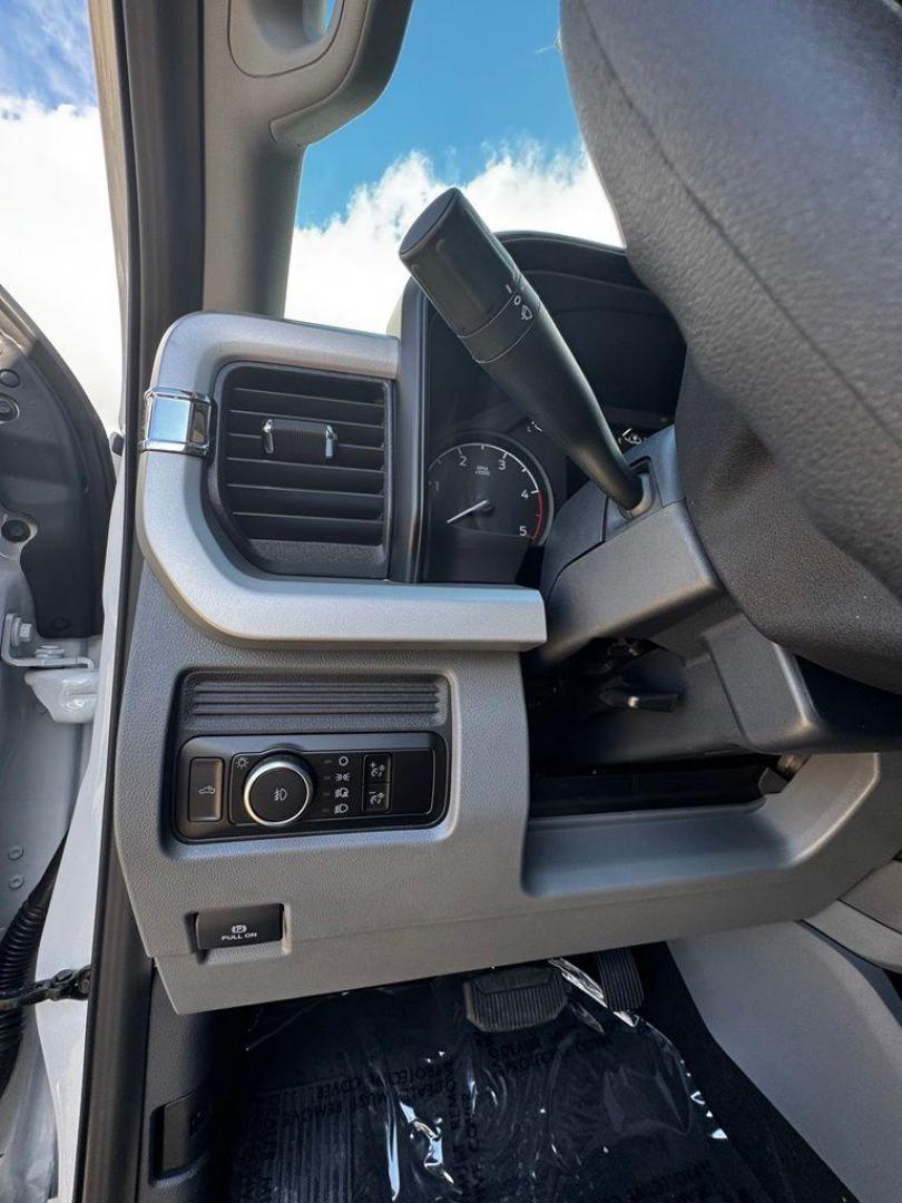2026 Oxford White /Medium Dark Slate Ford F-350SD XLT (1FT8W3DT1TE) with an Power Stroke 6.7L V8 DI 32V OHV Turbodiesel engine, Automatic transmission, located at 1105 E Mulberry, Kaufman, TX, 75142, (972) 962-2151, 32.589550, -96.300926 - $3,252 off MSRP!<br><br>4WD.<br>White / Oxford White 2026 Ford F-350SD 4D Crew Cab XLT DRW 4WD 10-Speed Automatic Power Stroke 6.7L V8 DI 32V OHV Turbodiesel - Photo#15